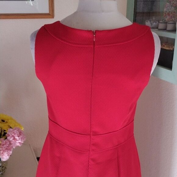 Shelby and Palmer Red Sheath Dress. - Picture 7 of 11